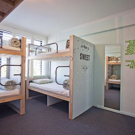 Absoloot Hostel Queenstown-2